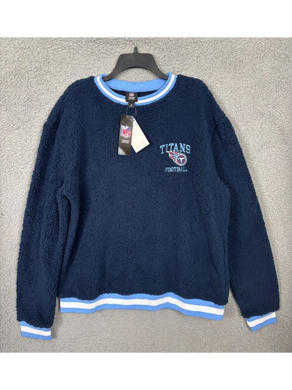 NFL Tennessee Titans Mens Sherpa Crew Neck Pullover Sweater Blue Size XL NWT's.